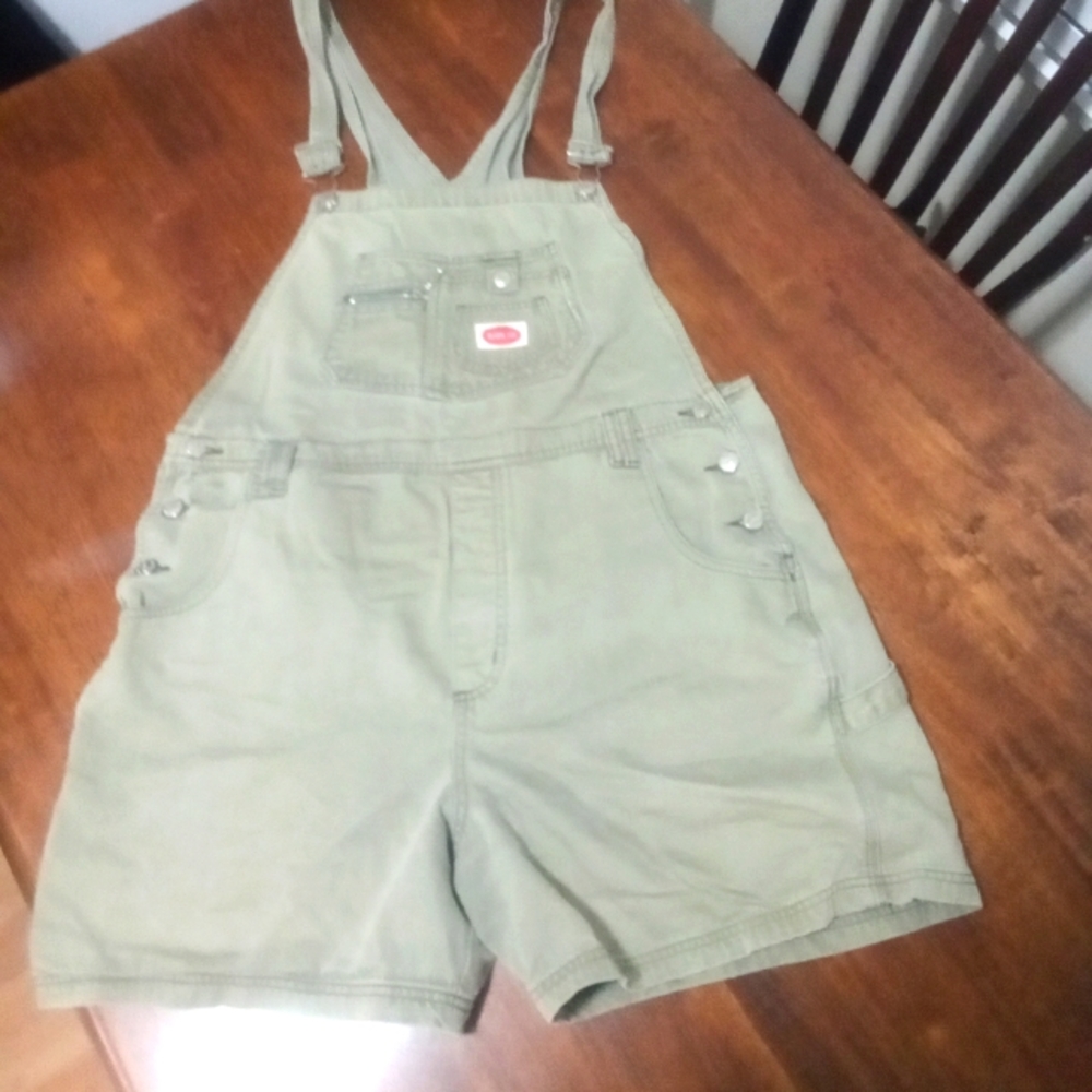Overall shorts